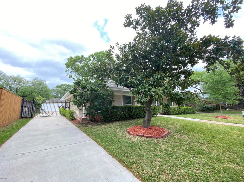 5330 Wigton Dr, Houston, TX 77096