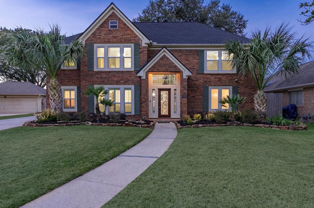 2110 Firestone Dr, League City, TX 77573-4488