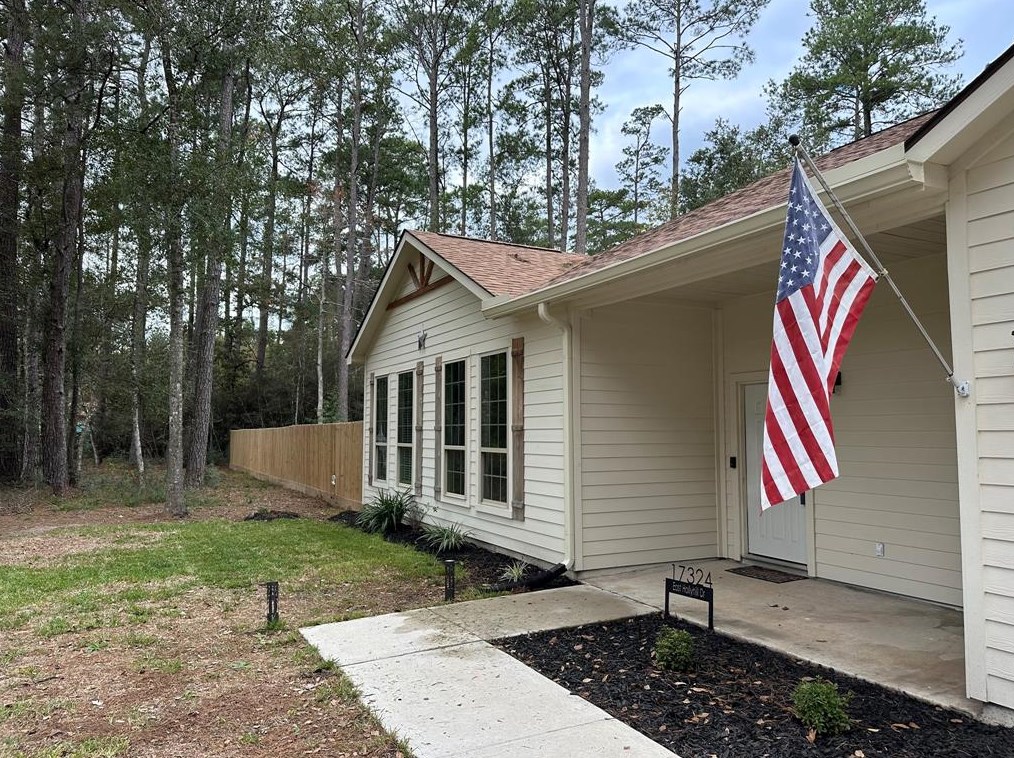 17324 E Holly Hill Dr, Plantersville, TX 77363