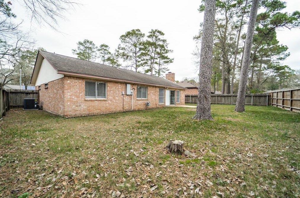 15114 Forest Lodge Dr, Houston TX  77070-1217 exterior