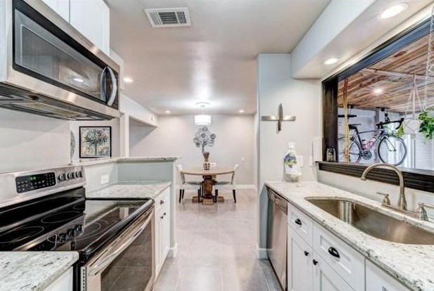 775 Worthshire St, Houston, TX 77008