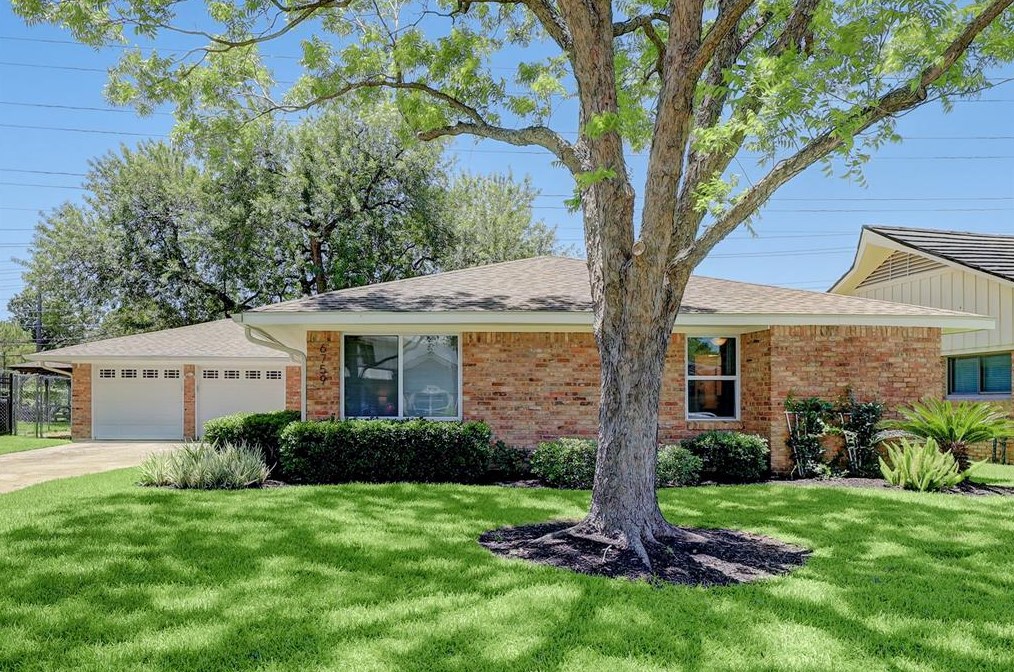 6759 Cindy Ln, Houston, TX 77008-5112