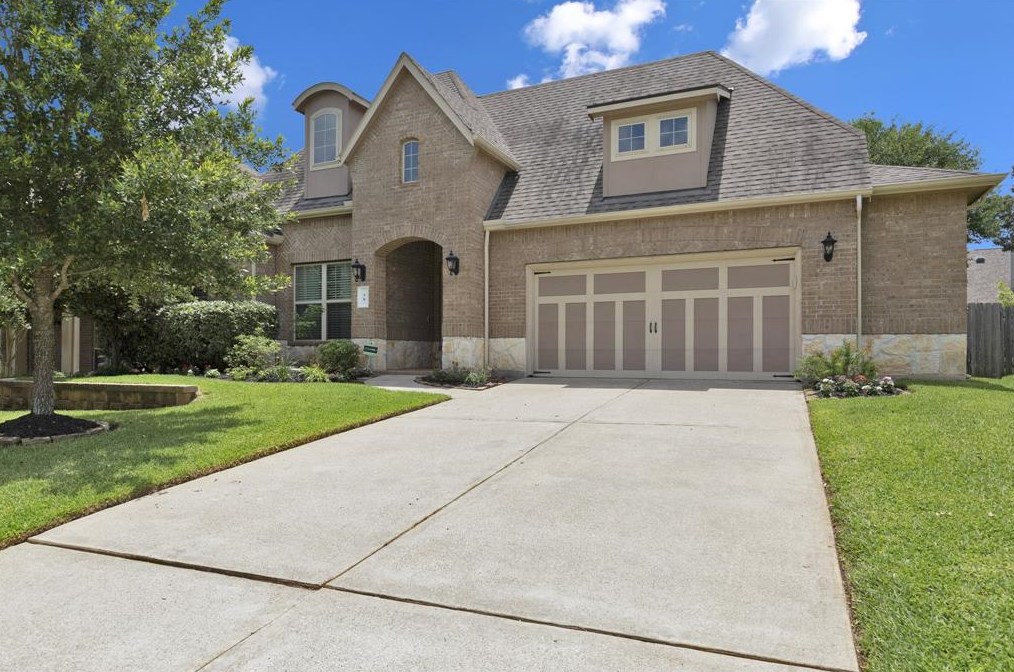 38 Chestnut Meadow Dr, Conroe, TX 77384-1407