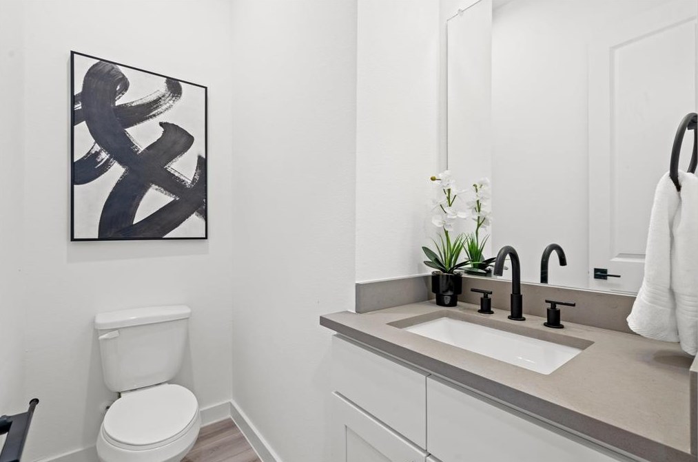 6427 Madrid, Houston TX 77021-4324 exterior