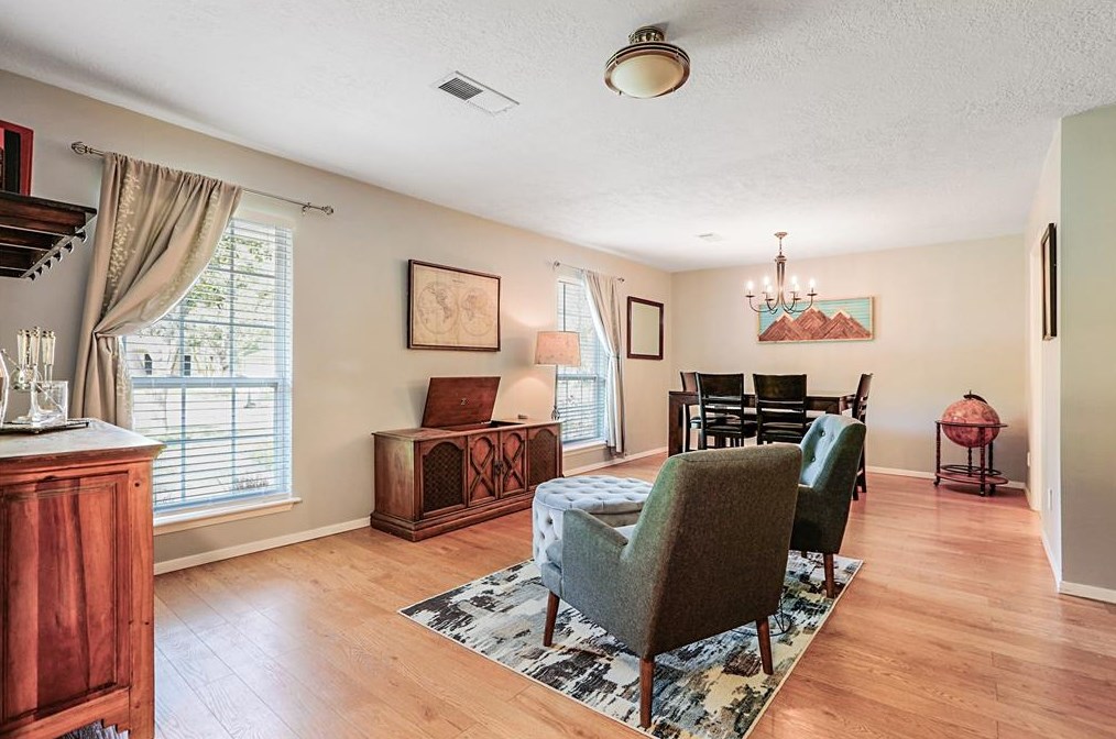 2014 Westlake Rd, Houston TX  77062-6123 exterior