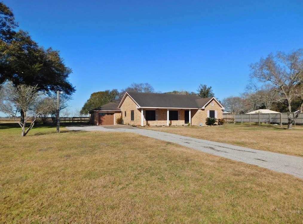 847 S Fm 331 Rd, Sealy, TX 77474