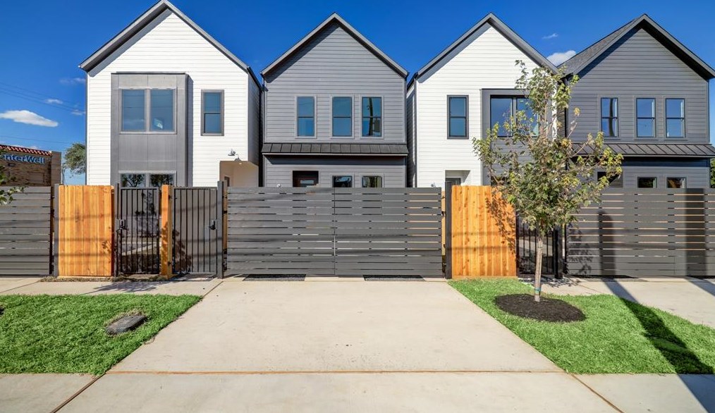 5209 Texas St, Houston TX  77011-4355 exterior