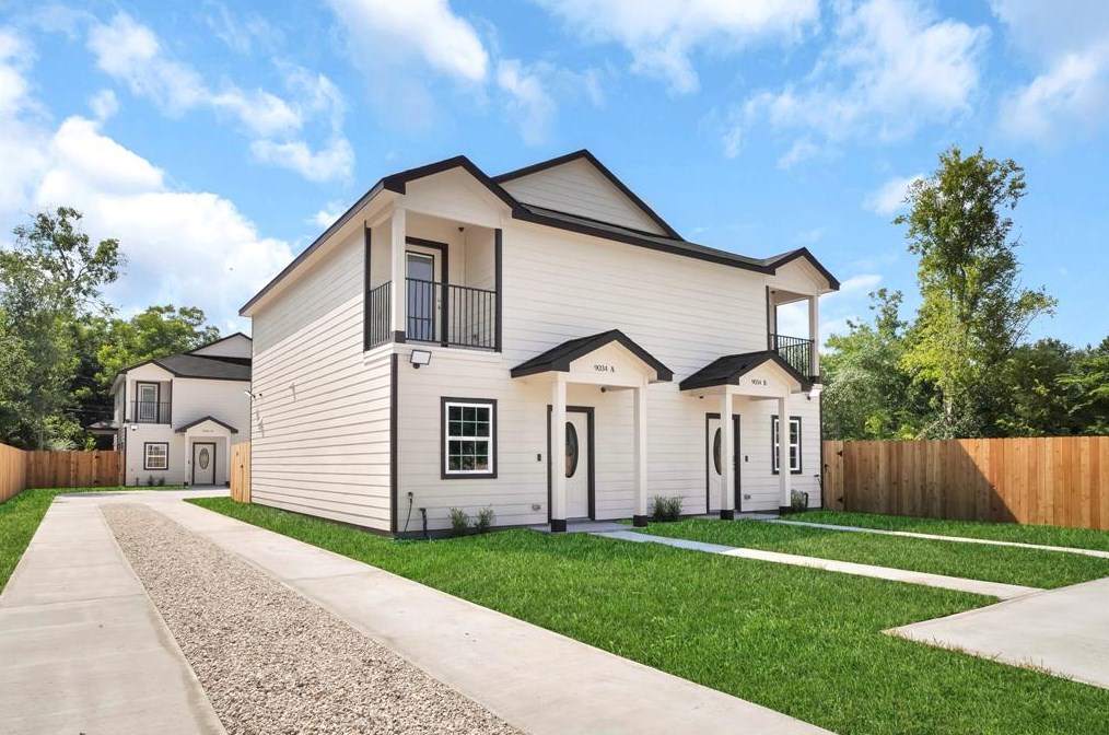 9036 Jutland Rd, Houston, TX 77033-3923