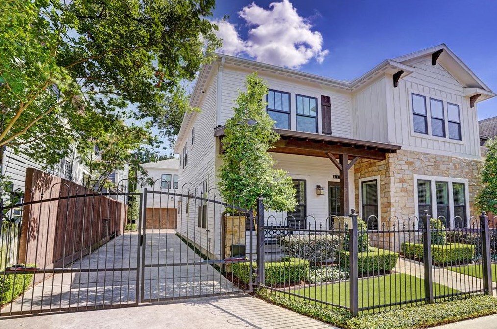 1205 Welch St, Houston, TX 77006-1132
