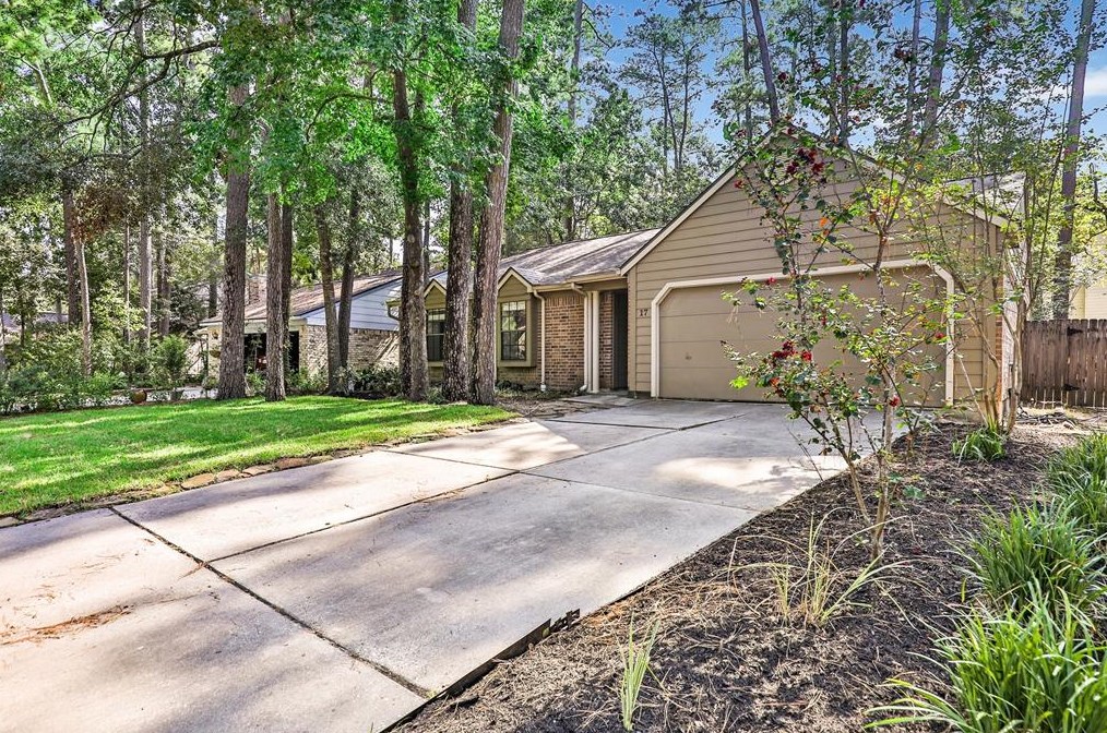 17 Greenbud Ct, Spring TX  77380-2885 exterior