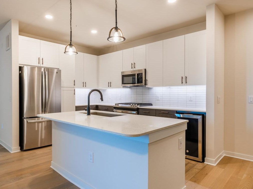 2121 Edwards St #258, Houston, TX 77007