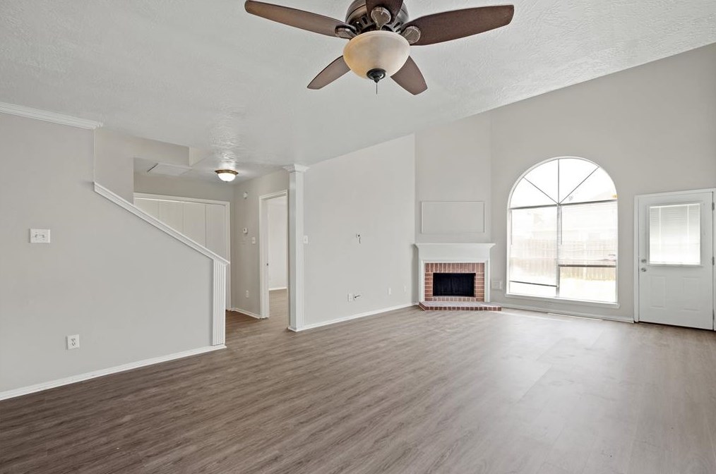 1933 Village Park Dr, Missouri City, TX 77489