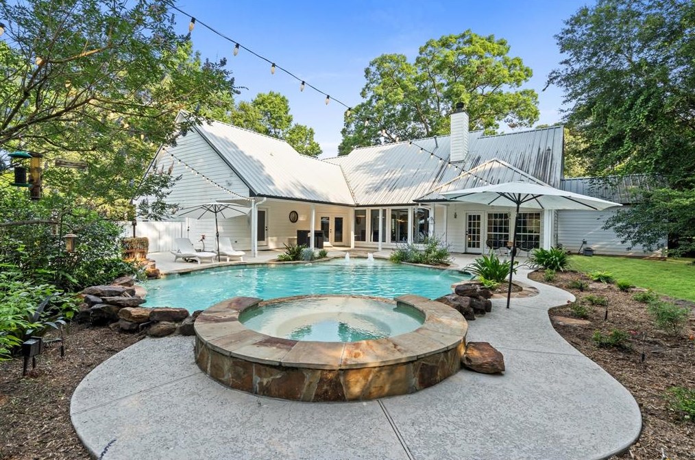 4318 Honea Egypt Rd, Montgomery TX 77316-9483 exterior