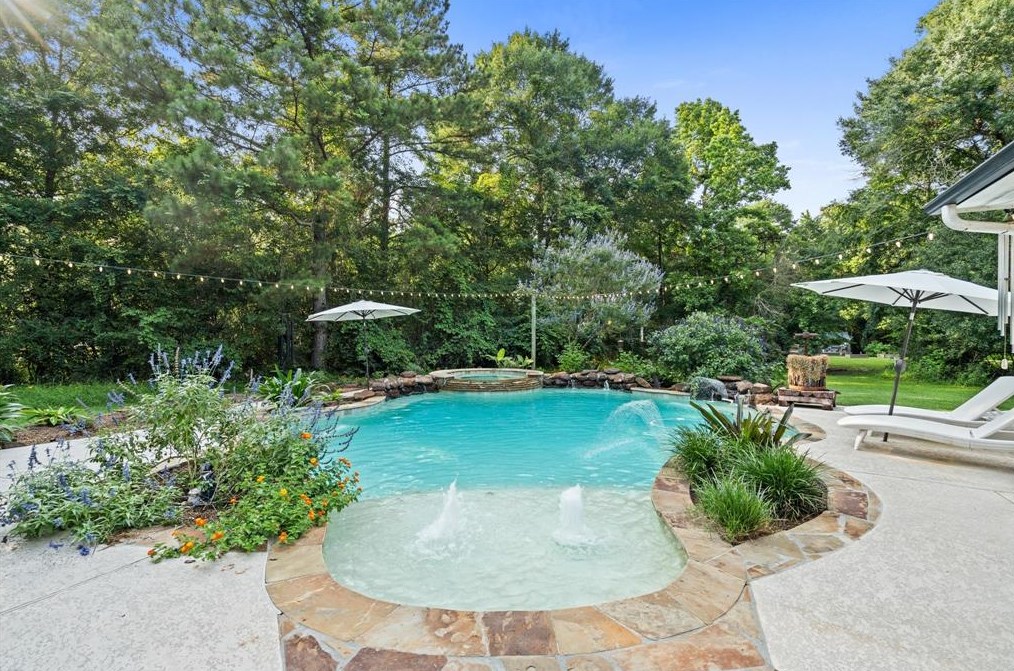 4318 Honea Egypt Rd, Montgomery TX 77316-9483 exterior