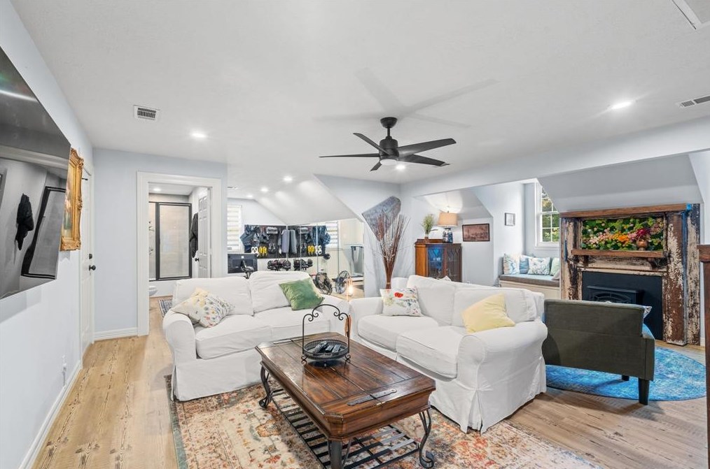 4318 Honea Egypt Rd, Montgomery TX 77316-9483 exterior