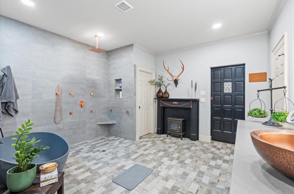 4318 Honea Egypt Rd, Montgomery TX 77316-9483 exterior