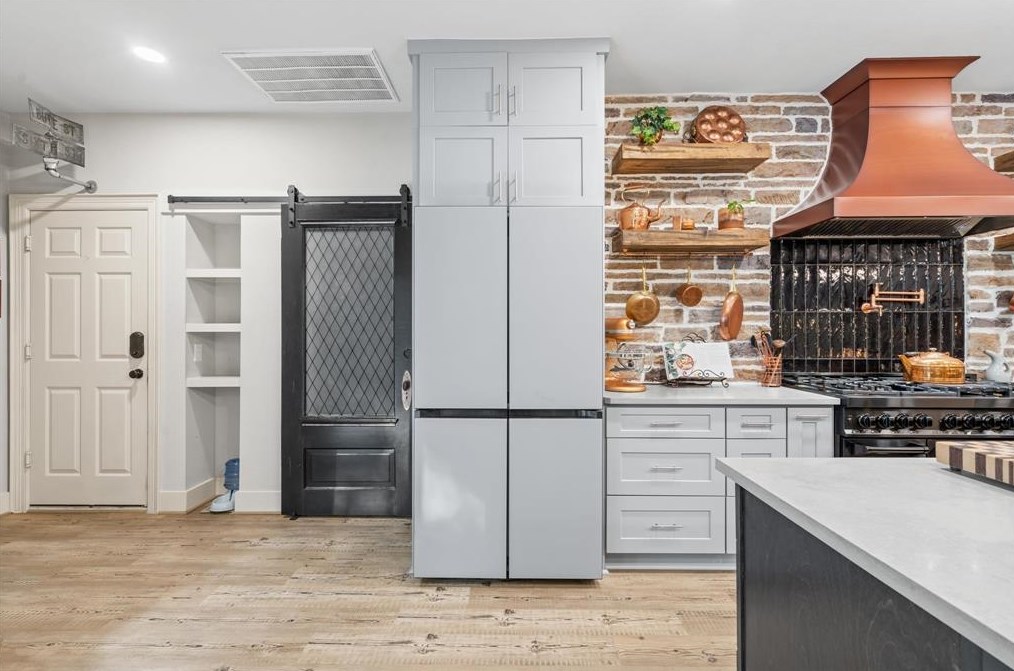 4318 Honea Egypt Rd, Montgomery TX 77316-9483 exterior