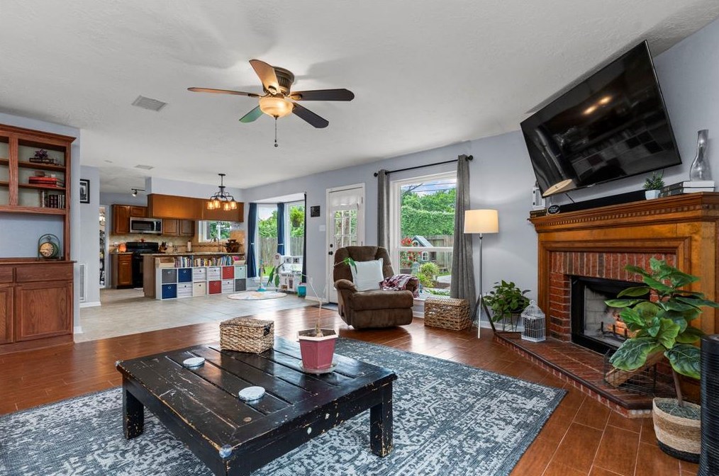 2406 Cannons Hall Ct, Richmond TX exterior