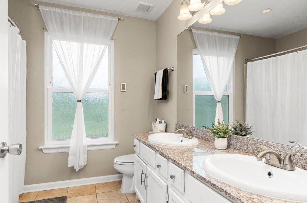 2406 Cannons Hall Ct, Richmond TX exterior