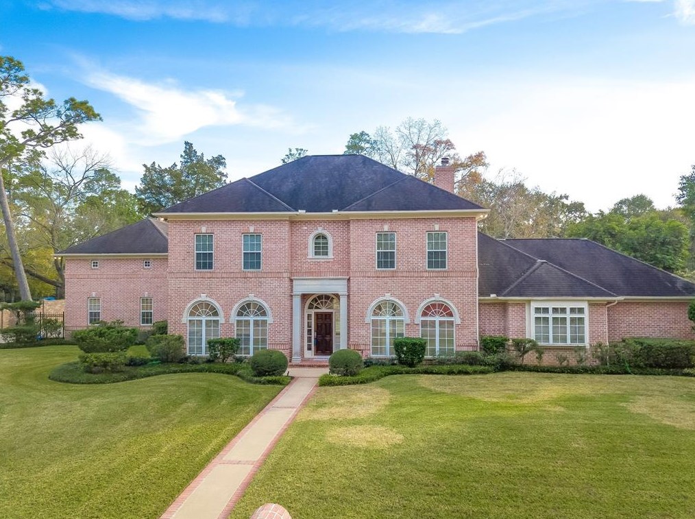 1 Shannon Cir, Houston, TX 77024