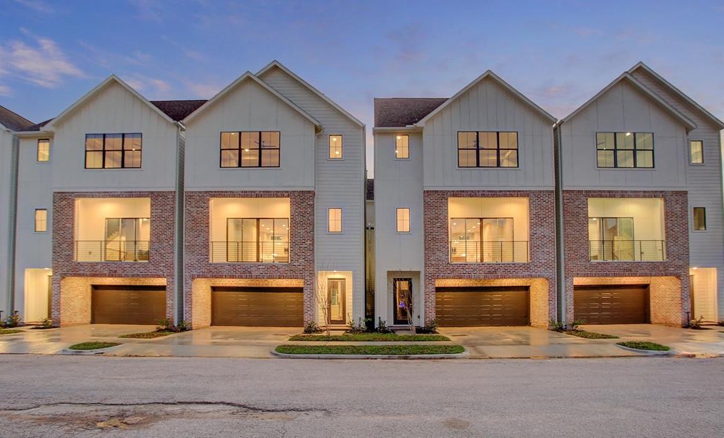 2126 Francis St, Houston, TX 77004-4232