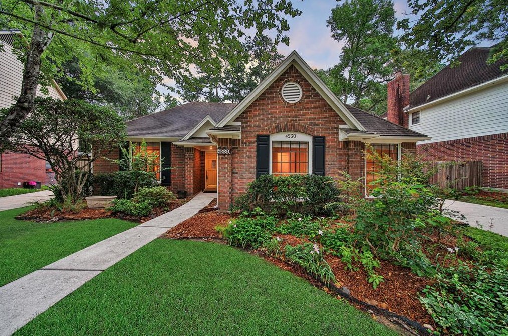 4530 Natural Bridge Dr, Humble, TX 77345-1038
