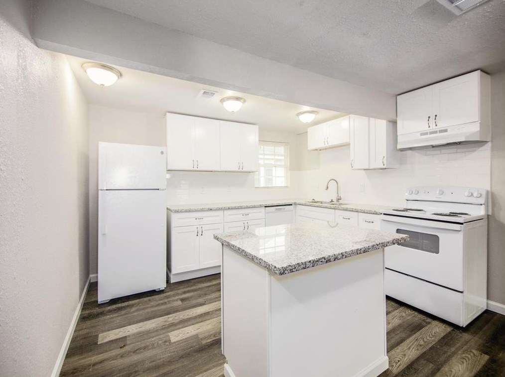 4726 Carmen St, Houston, TX 77033-4102
