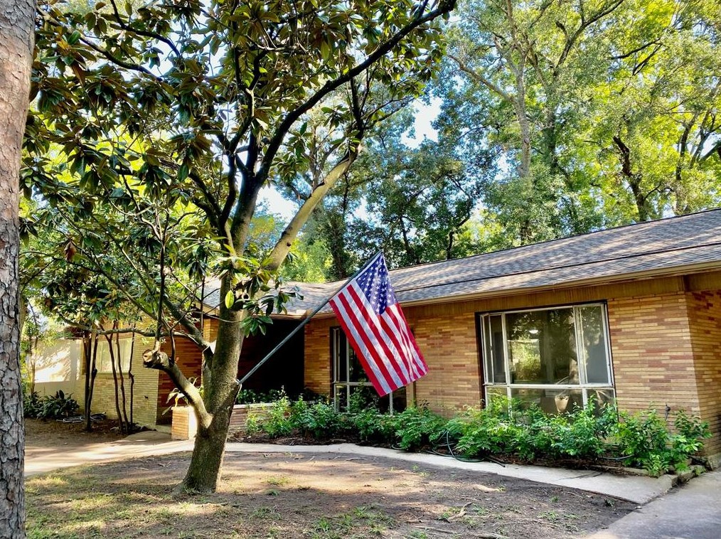 4607 Bryn Mawr Ln, Houston, TX 77027-4711