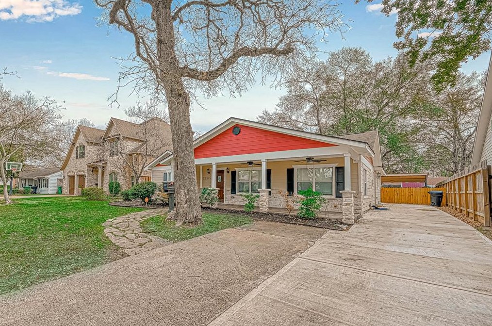 1609 Cheshire Ln, Houston TX  77018-4117 exterior