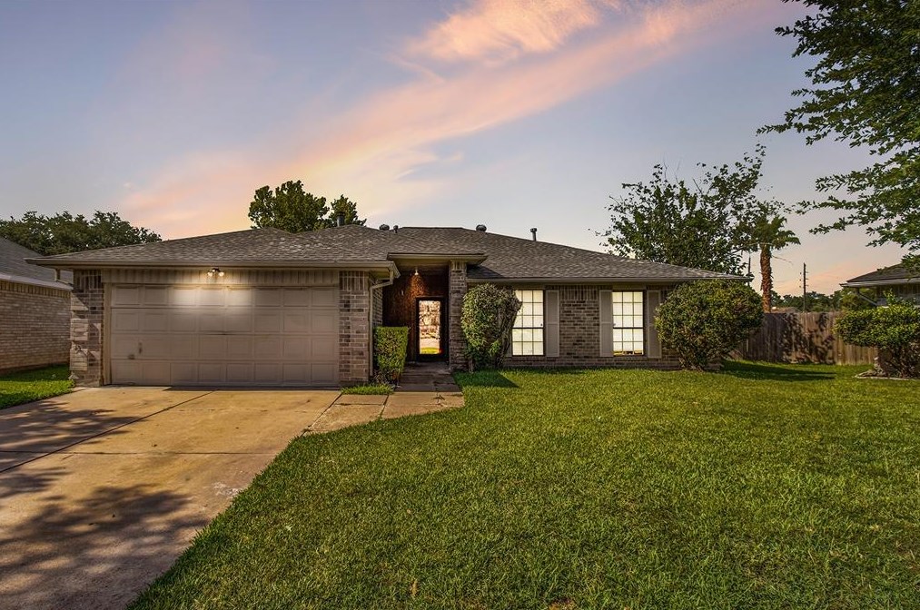 13602 Klamath Falls Dr, Houston, TX 77041-5904