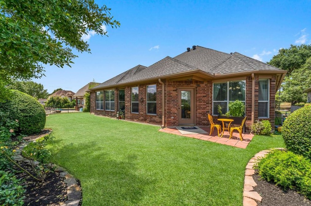 5915 Pinelake Xing Dr, Spring TX 77379-2531 exterior