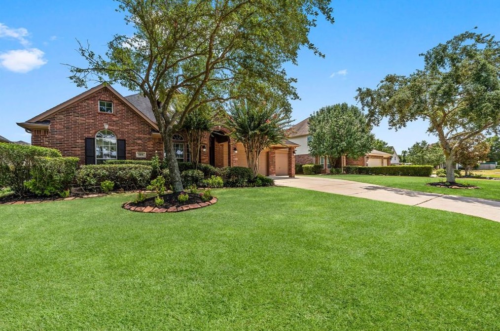 5915 Pinelake Xing Dr, Spring TX 77379-2531 exterior