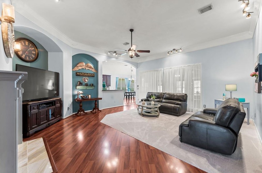 5915 Pinelake Xing Dr, Spring TX 77379-2531 exterior