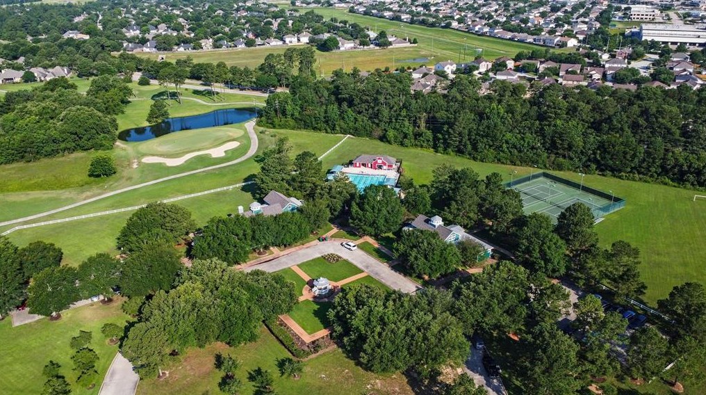 5915 Pinelake Xing Dr, Spring TX 77379-2531 exterior