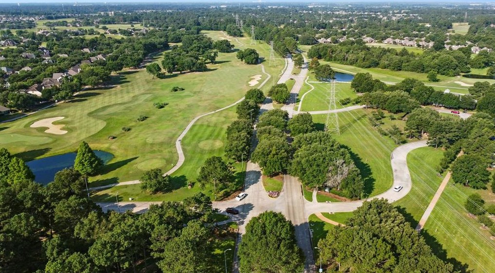 5915 Pinelake Xing Dr, Spring TX 77379-2531 exterior