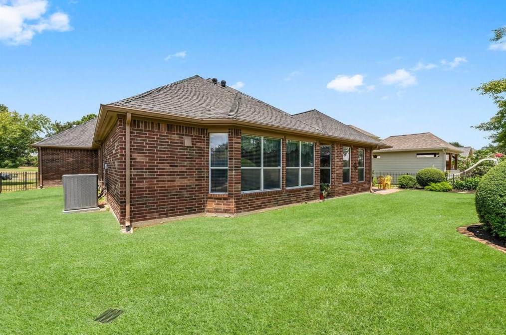 5915 Pinelake Xing Dr, Spring TX 77379-2531 exterior