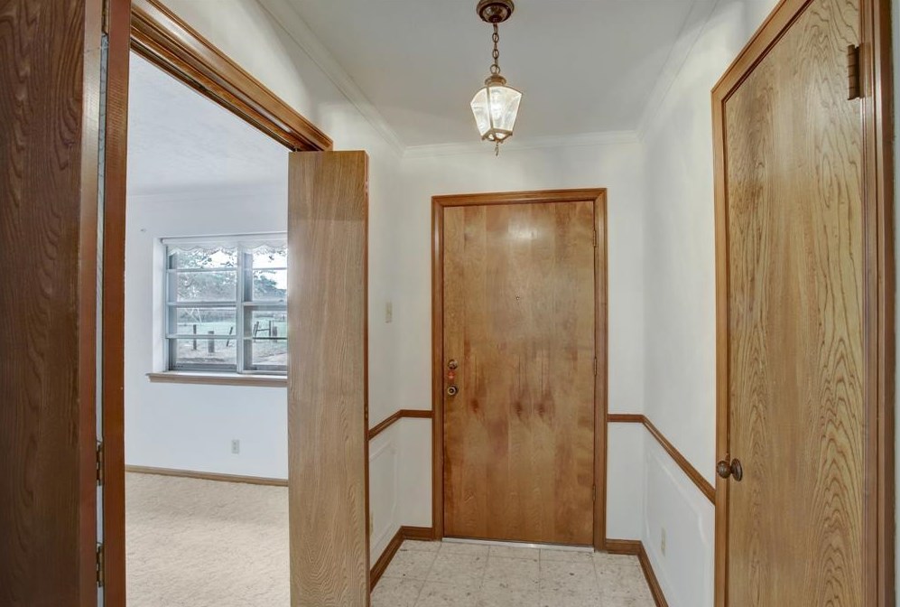 1822 Droxford Dr, Houston TX  77008-3104 exterior