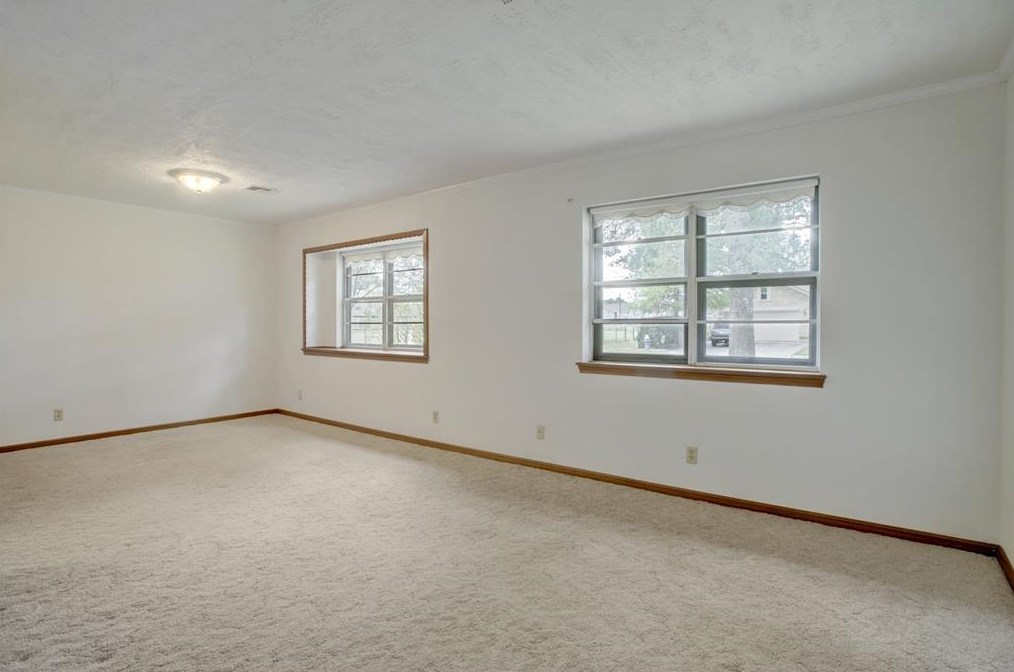 1822 Droxford Dr, Houston TX  77008-3104 exterior