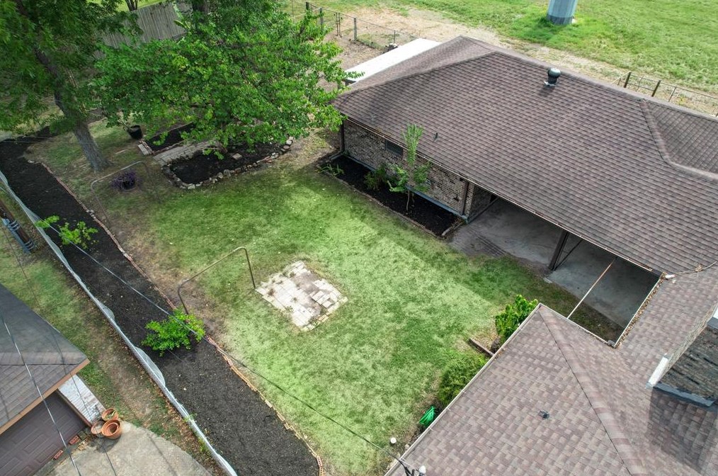 1822 Droxford Dr, Houston TX  77008-3104 exterior