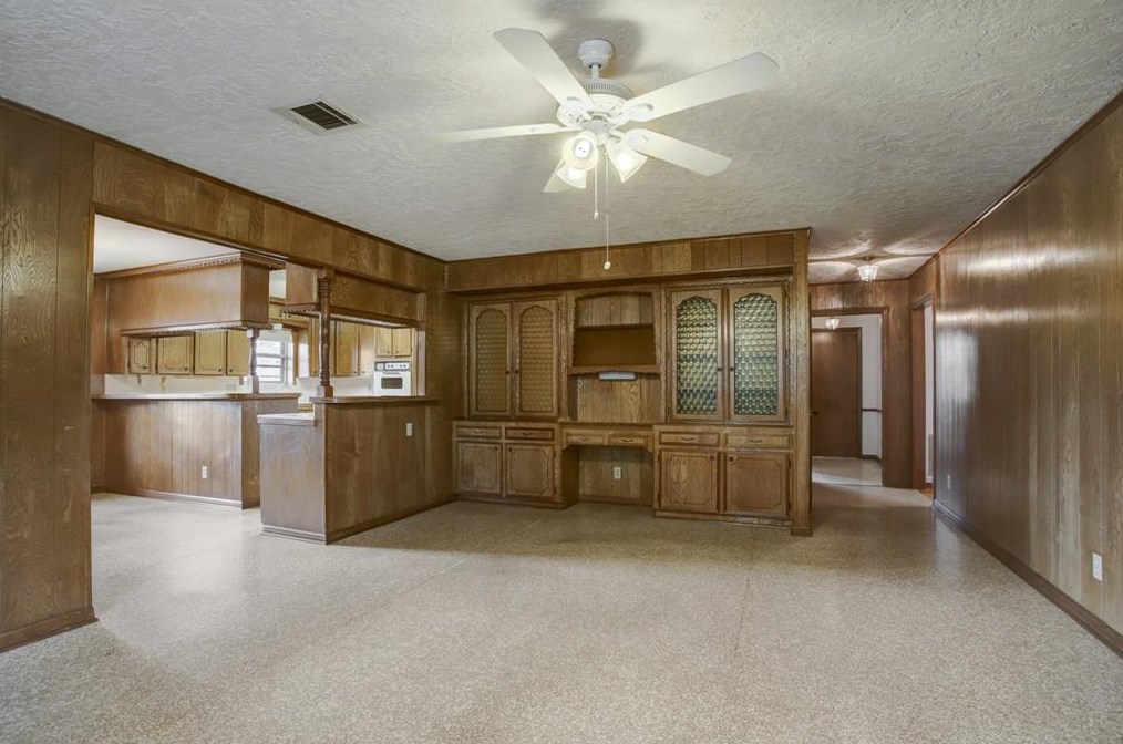1822 Droxford Dr, Houston TX  77008-3104 exterior