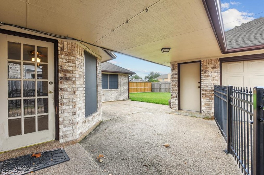 6835 Middlefield Dr, Pasadena TX 77505-5513 exterior