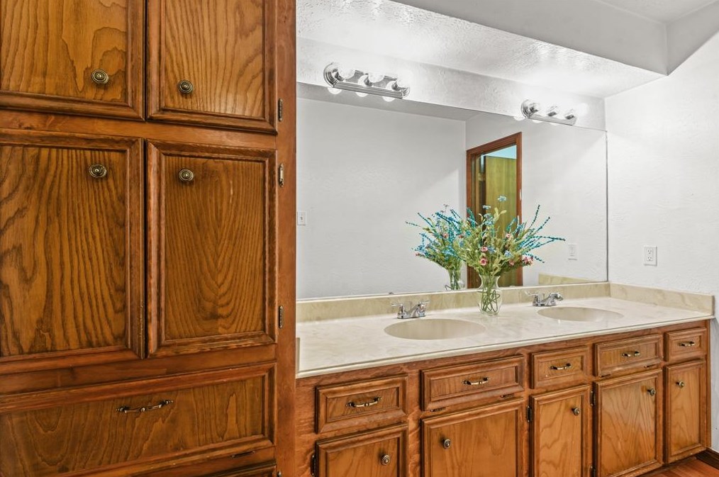 6835 Middlefield Dr, Pasadena TX 77505-5513 exterior