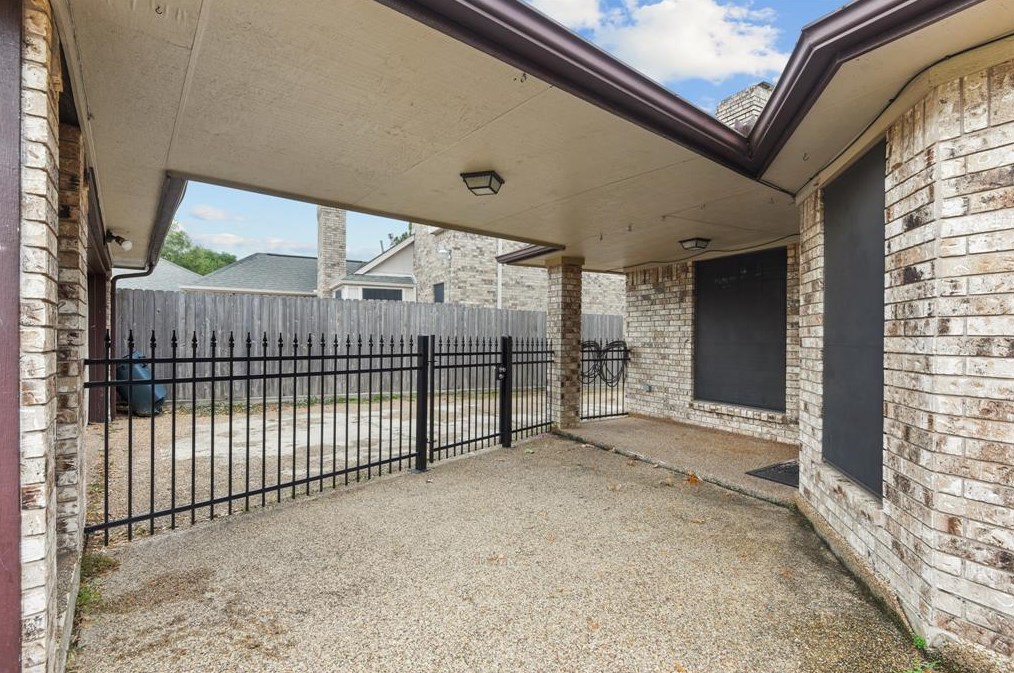 6835 Middlefield Dr, Pasadena TX 77505-5513 exterior