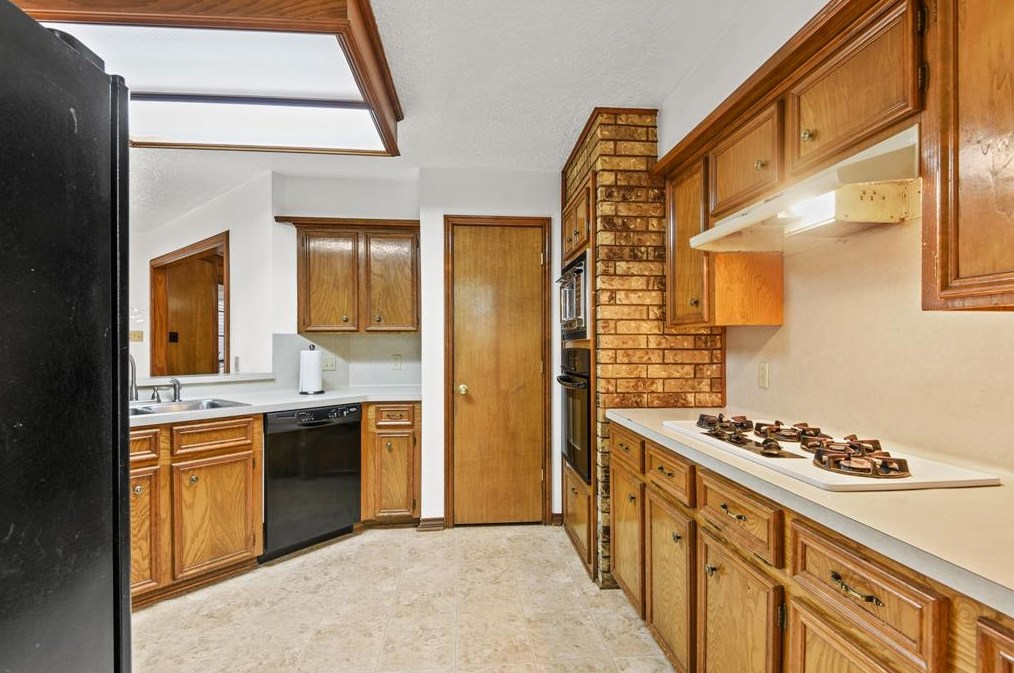 6835 Middlefield Dr, Pasadena TX 77505-5513 exterior