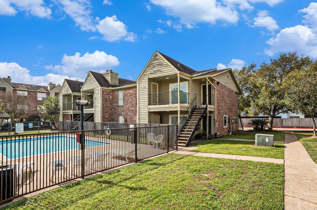 18800 Egret Bay Blvd Apt 306, Houston, TX 77058