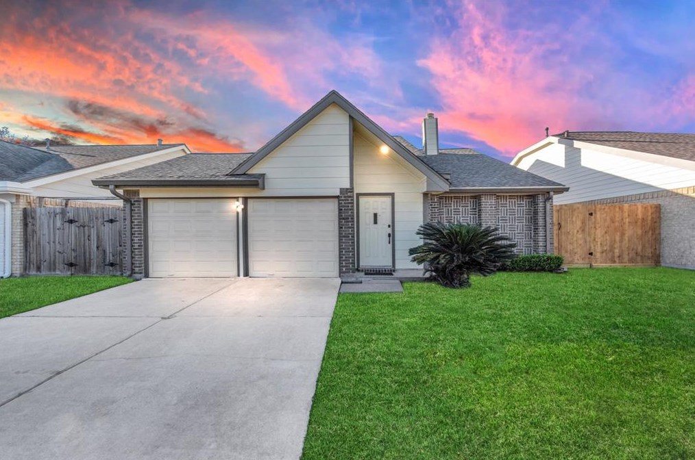 2230 Highland Hills Dr, Sugar Land TX  77478-4348 exterior