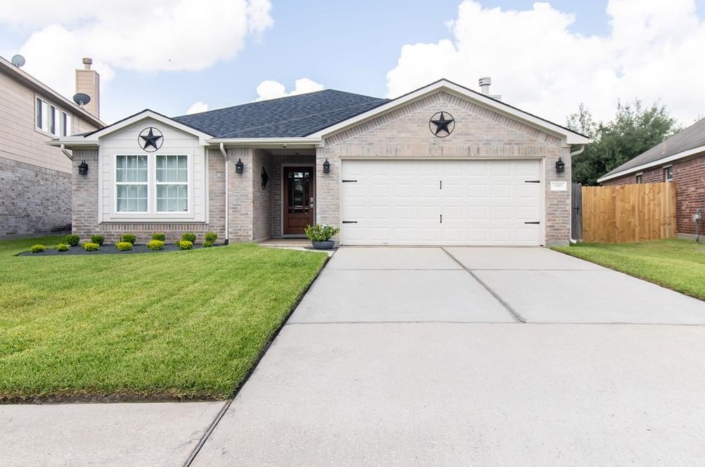 2402 Cobbdale Ln, Houston, TX 77014-1945