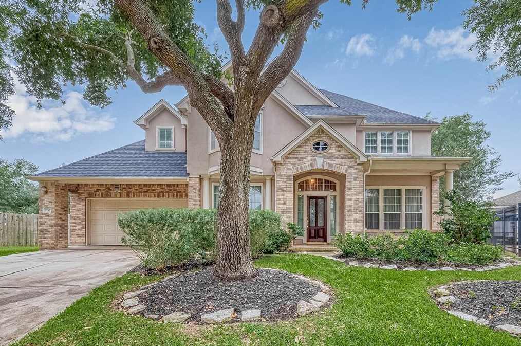 2142 Canyon Crest Dr, Sugar Land, TX 77479
