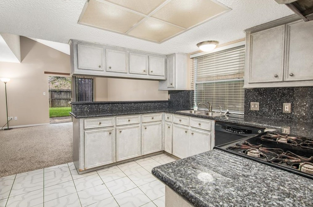 10630 Sageberry Dr, Houston TX  77089-2102 exterior