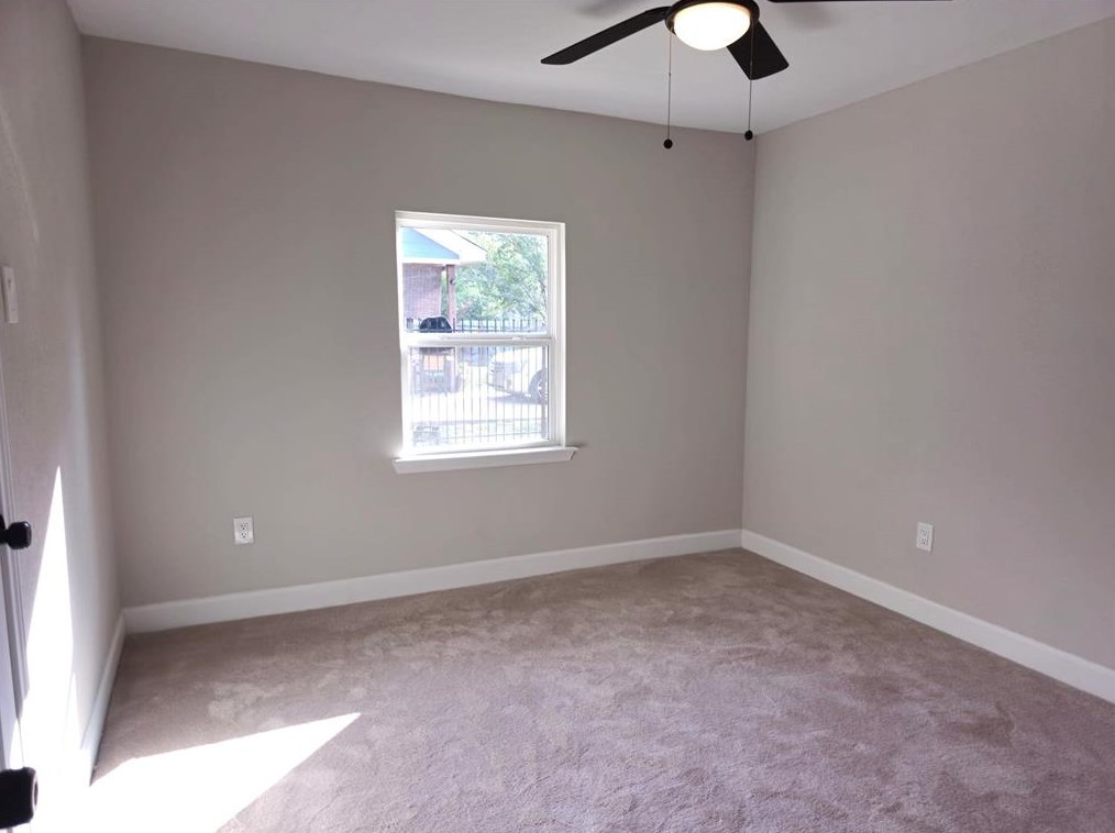 905 Ringold St, Houston, TX 77088-6239